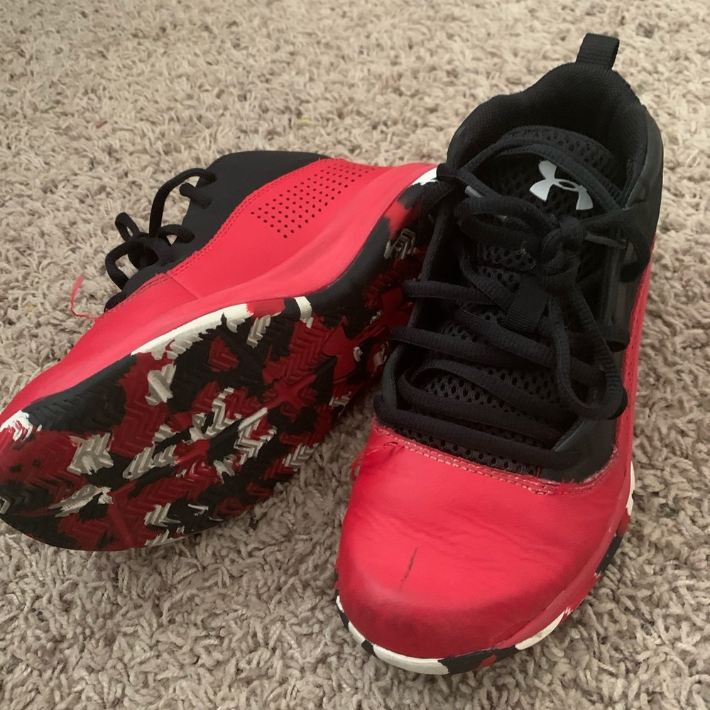 Under Armour Boys Basketball shoes